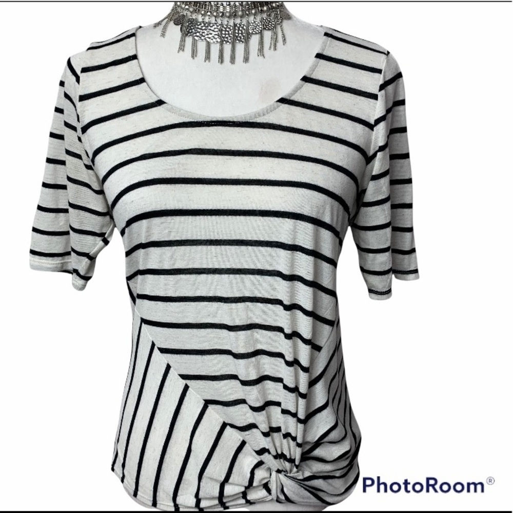 Daytrip Asymmetrical Tie Knot Front Top